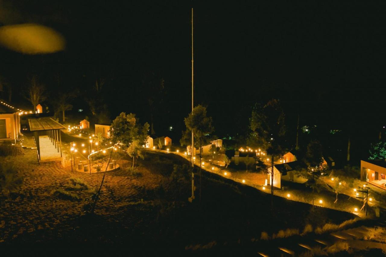 Bobocabin Gunung Mas, Puncak Tagalbato Buitenkant foto